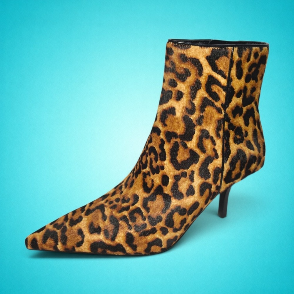 New Women's Michael Kors Selina Cheetah Haircalf Ankle Boots, size 6.5M.
